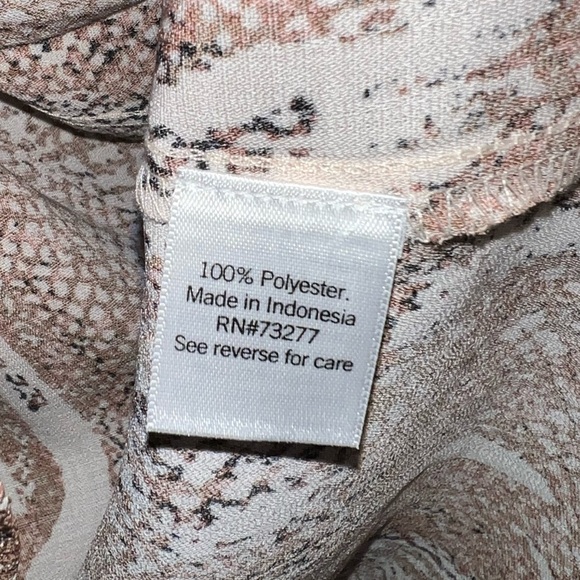 NINE WEST | NWT SNAKE PRINT BUTTON UP BLOUSE - Picture 7 of 8